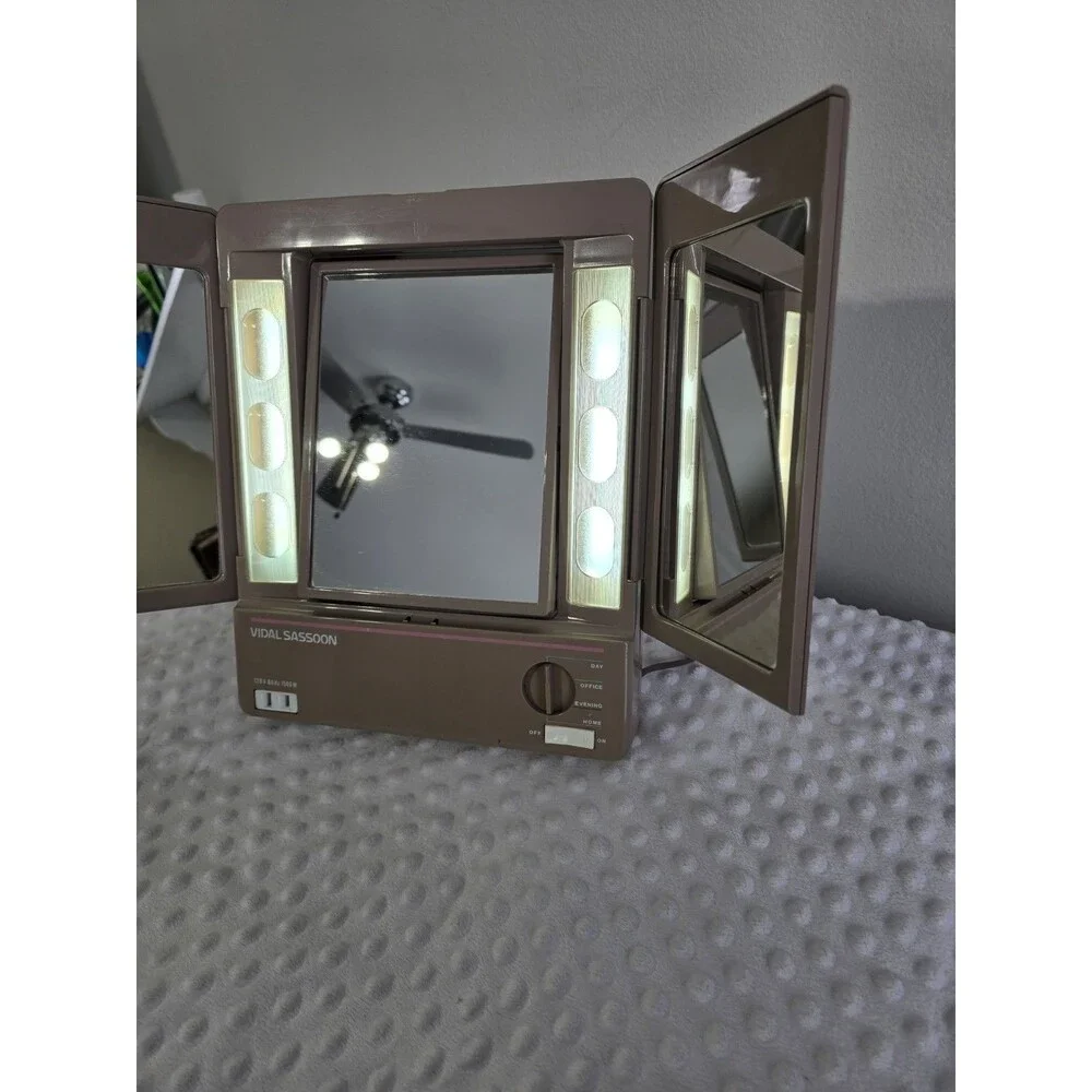 Vintage Vidal Sassoon Vanity Mirror Lighted 4-Way Makeup Magnifying Taupe Works